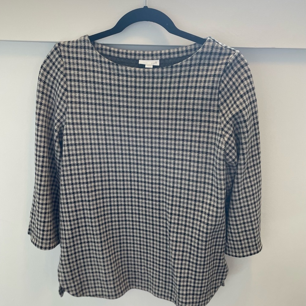 Structured classic top, flattering cut